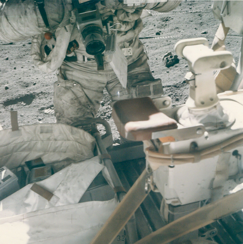 Illustration for article titled The crappy photos of NASA's golden era you never get to see